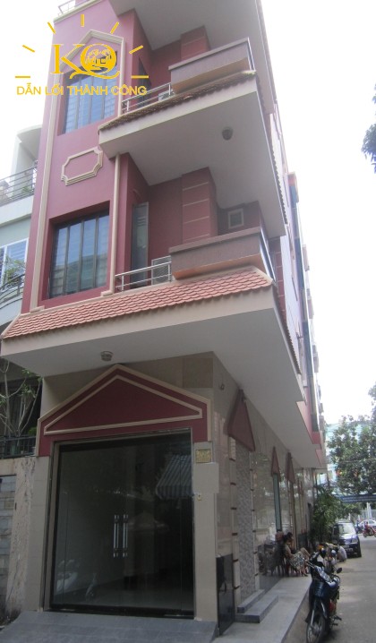 Nhìn căn nhà từ bên ngoài Nhìn căn nhà từ bên ngoài