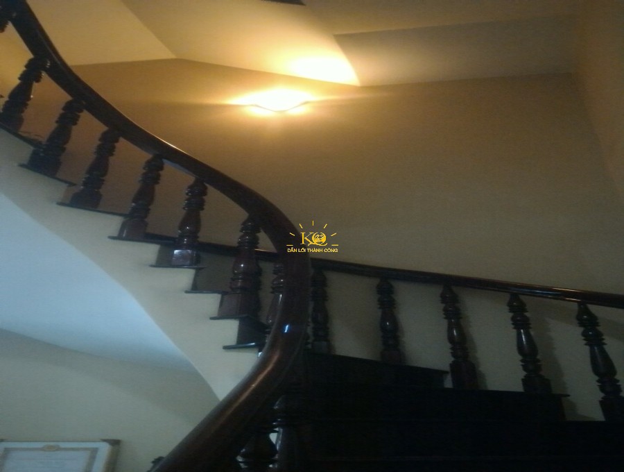 Cầu thang nhà cho thuê Cầu thang nhà cho thuê