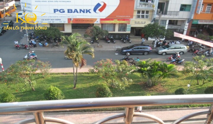 Quang cảnh bên ngoài Quang cảnh bên ngoài