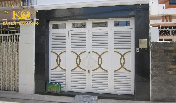 Mặt trước căn nhà Nhìn tổng quát cầu thang