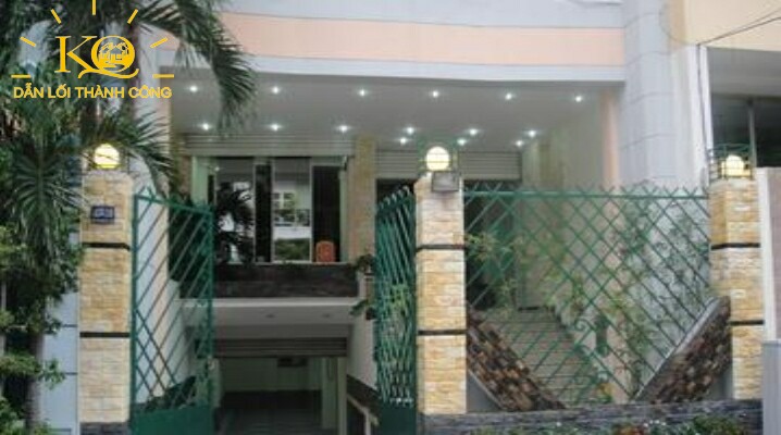 từ ngoài nhìn vào từ ngoài nhìn vào