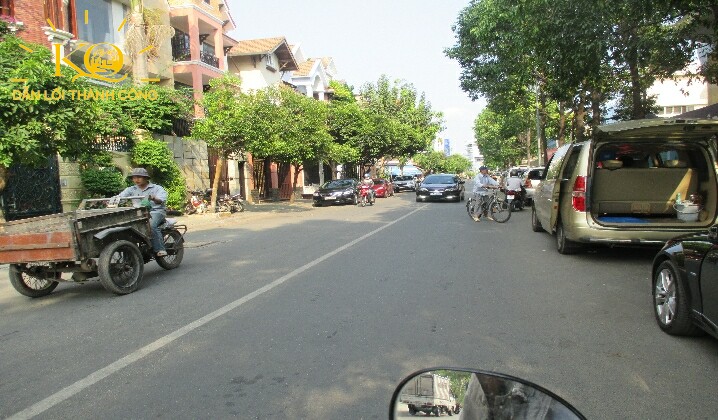 Đường vào nhà  Đường vào nhà