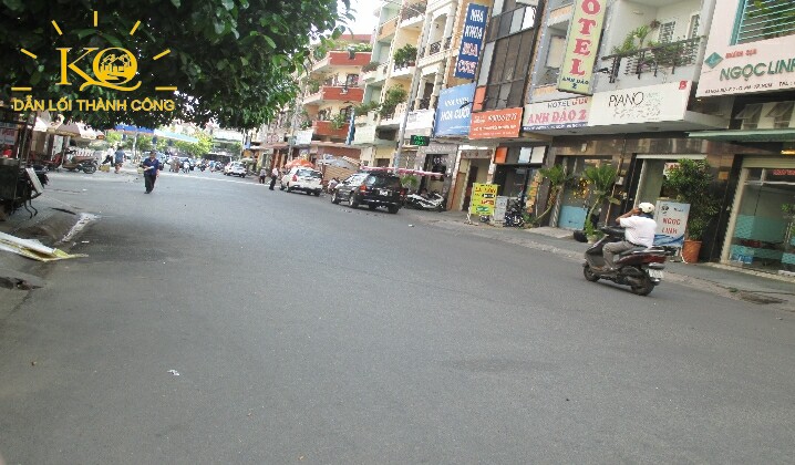 Đường vào nhà  Đường vào nhà