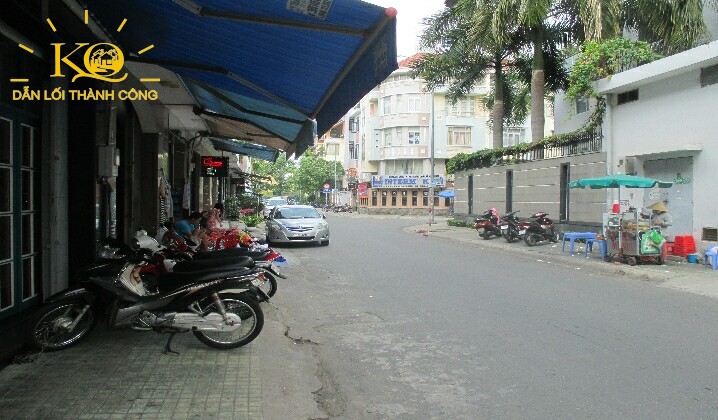 Đường vào nhà  Đường vào nhà