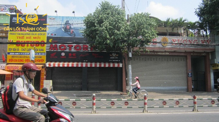 mặt tiền rộng mặt tiền rộng