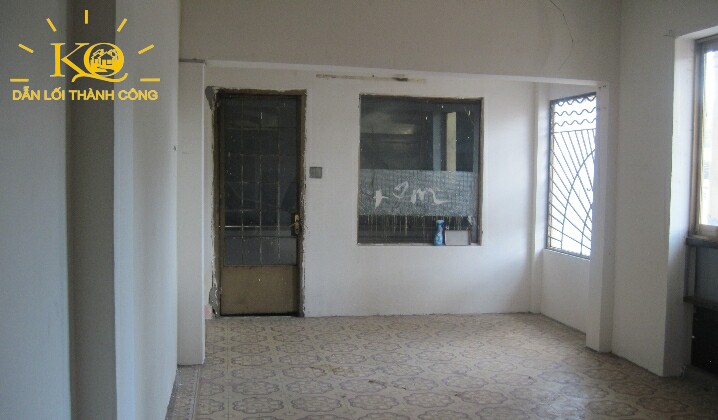 Căn phòng mặt trước nhà