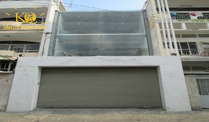 Nhìn căn nhà từ bên ngoài Nhìn căn nhà từ bên ngoài