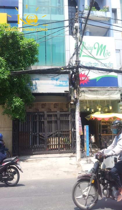 Mặt trước nhà mặt trước nhà