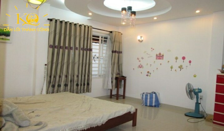 Phòng ngủ mặt trước nhà