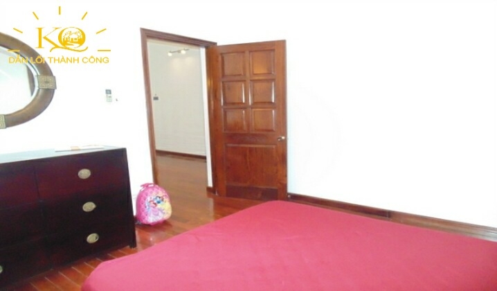 Phòng ngủ tầng trệt Phòng ngủ tầng trệt