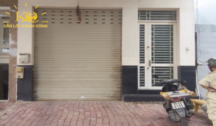 Sân trước nhà rộng Sân trước nhà rộng