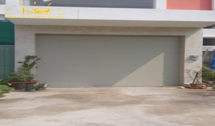 Phía trước nhà rộng, thoáng Phía trước nhà rộng, thoáng