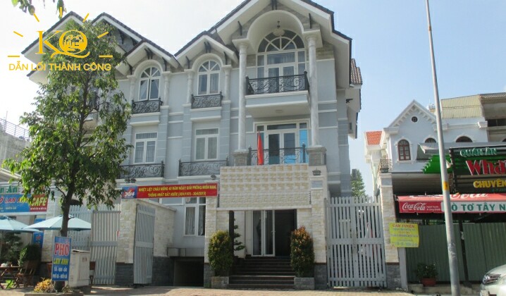 Thiết kế bên ngoài của căn nhà Thiết kế bên ngoài của căn nhà