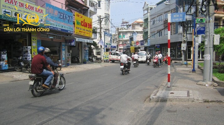 nhà trong khu kinh doanh sầm uất nhà trong khu kinh doanh sầm uất