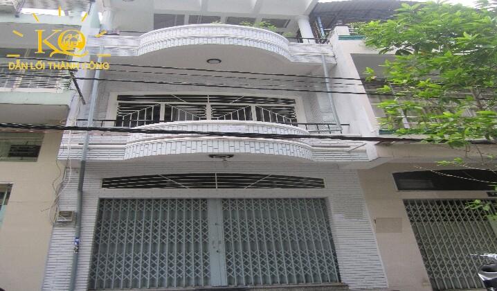 Nhìn căn nhà từ bên ngoài Nhìn căn nhà từ bên ngoài