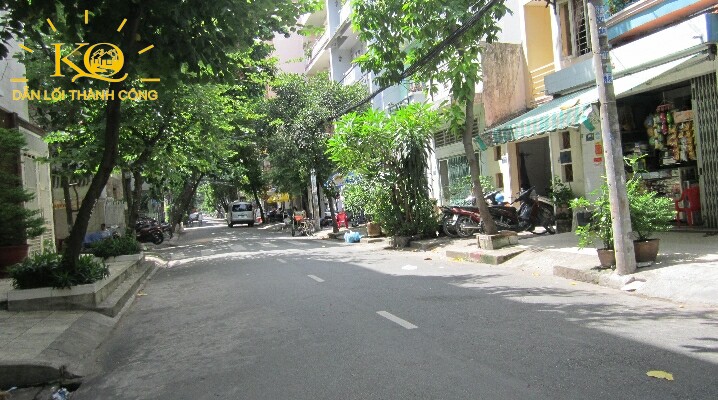 sân và xung quanh nhà sân và xung quanh nhà