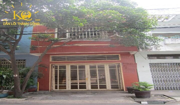 Nhìn căn nhà từ bên ngoài Nhìn căn nhà từ bên ngoài