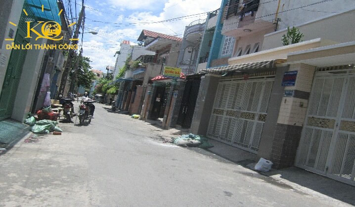 Đường vào nhà Nhìn căn nhà từ bên ngoài