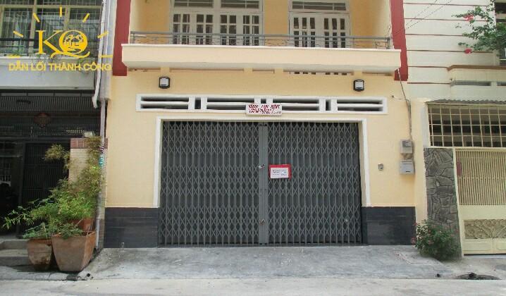 Mặt trước căn nhà Nhìn căn nhà từ bên ngoài