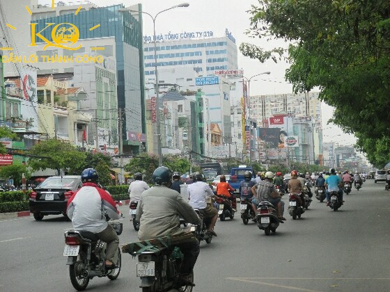 Con đường vào nhà mặt trước nhà