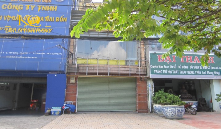 Mặt trước nhà Mặt trước nhà