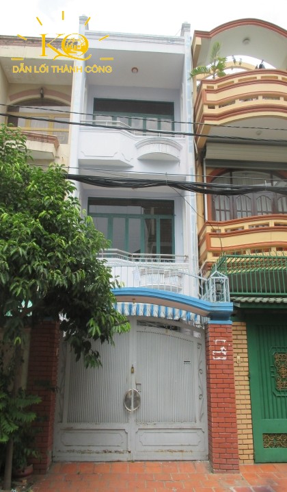 Nhìn căn nhà từ bên ngoài Nhìn căn nhà từ bên ngoài