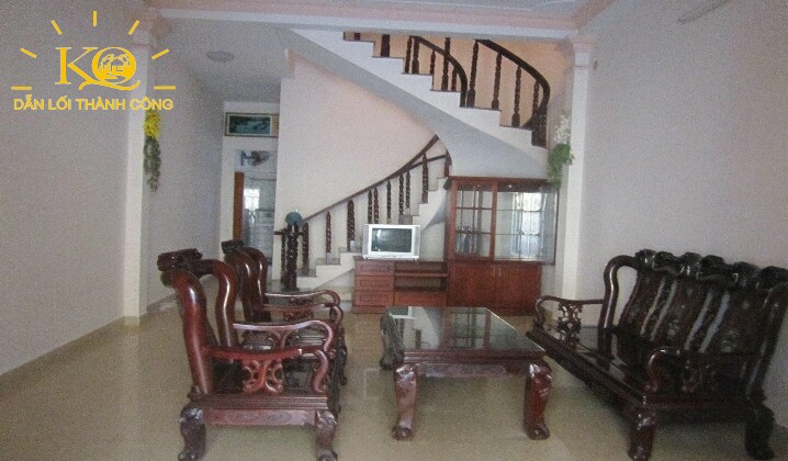 Phòng khách Nhìn căn nhà từ bên ngoài