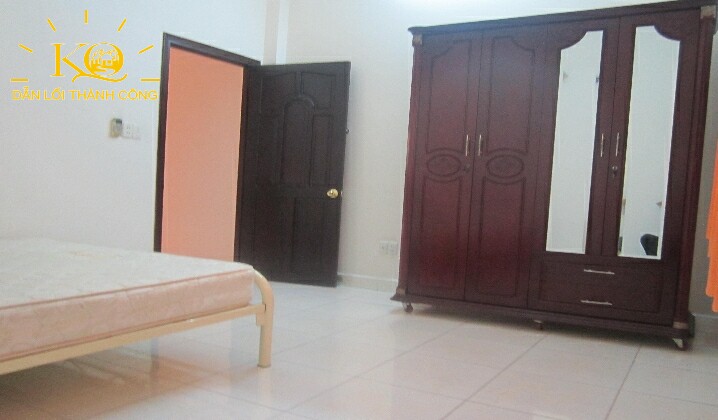 Phòng ngủ Nhìn căn nhà từ bên ngoài