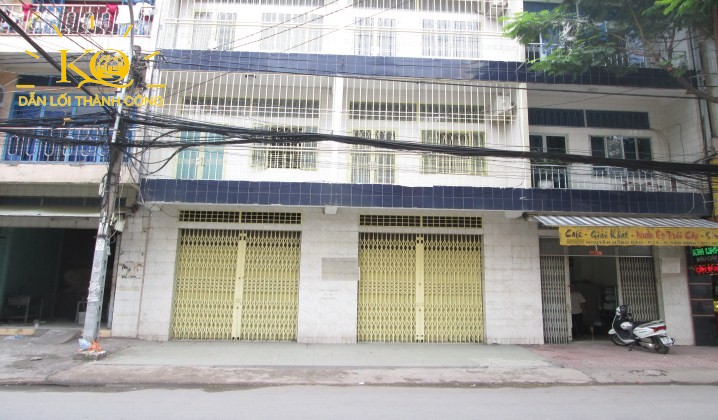 Mặt trước nhà Mặt trước nhà