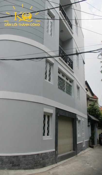 Nhìn căn nhà từ bên ngoài Nhìn căn nhà từ bên ngoài