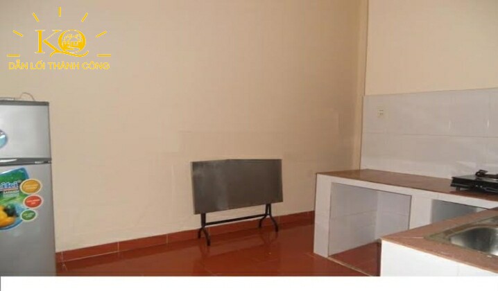 Gian bếp mặt trước nhà