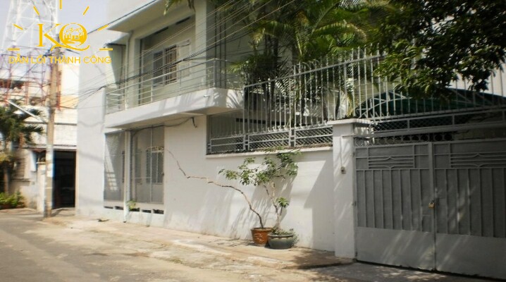 phía trước nhà phía trước nhà