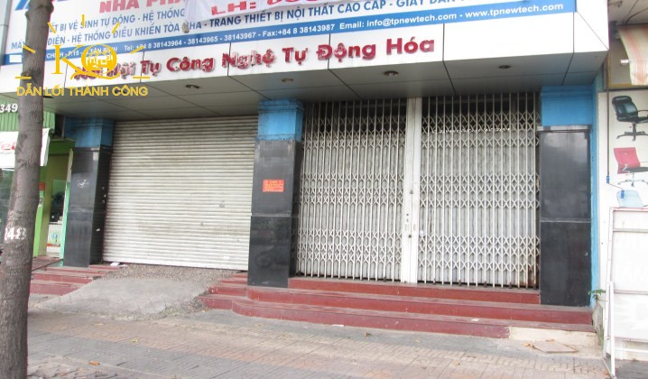 Mặt trước nhà Mặt trước nhà