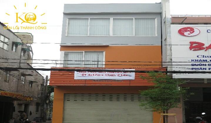 Nhìn căn nhà từ bên ngoài Nhìn căn nhà từ bên ngoài