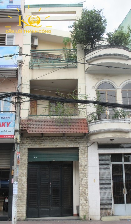 Nhìn căn nhà từ bên ngoài Nhìn căn nhà từ bên ngoài