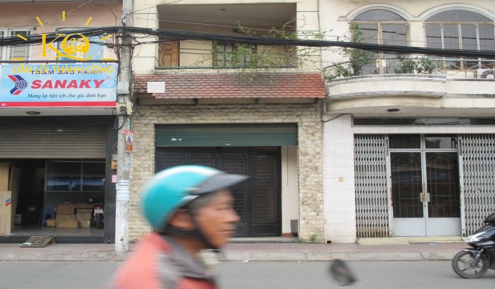 Mặt trước nhà Mặt trước nhà