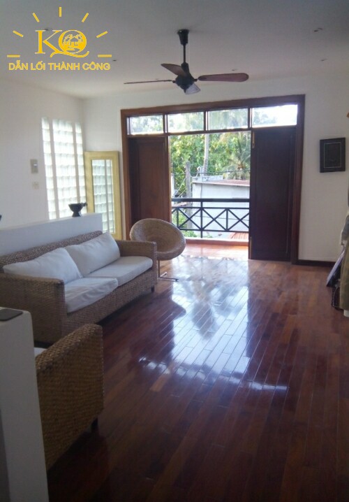 Phòng ngủ trên lầu Phòng ngủ trên lầu