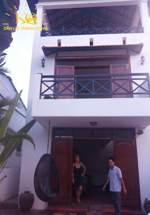 Thiết kế bên ngoài của căn nhà Thiết kế bên ngoài của căn nhà