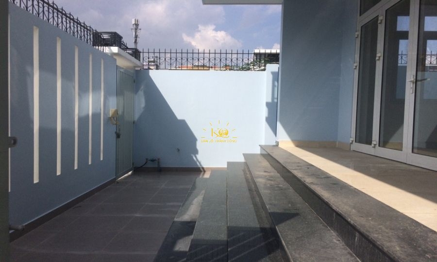 Hình ảnh bên ngoài ngôi nhà Hình ảnh bên ngoài ngôi nhà