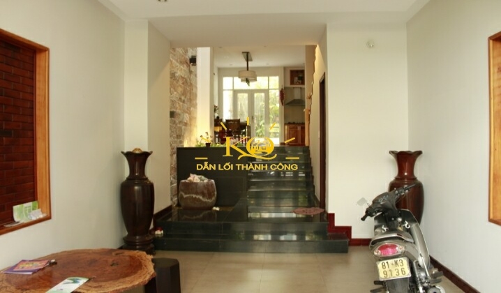 Hình ảnh nhìn từ bên trong nhà. Hình ảnh nhìn từ bên trong nhà.