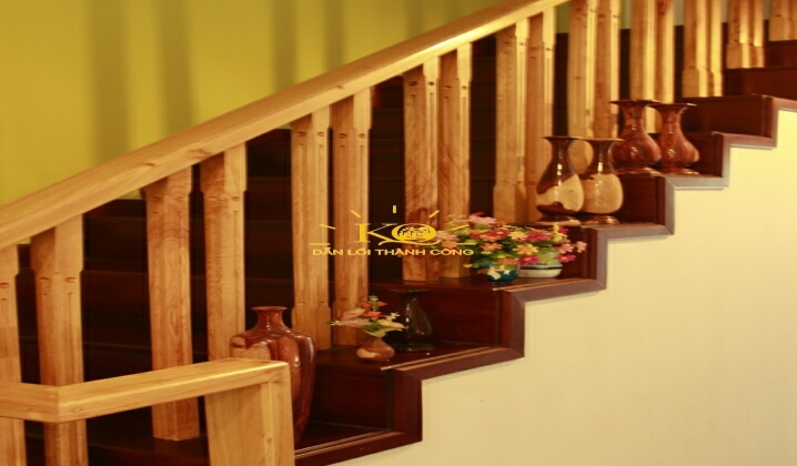 Nhà cho thuê nguyên căn, không gian cầu thang và nội thất bố trí đẹp Nhà cho thuê nguyên căn, không gian cầu thang và nội thất bố trí đẹp