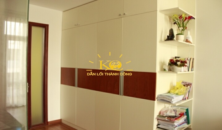 Nội thất trong phòn đầy đủ. Nội thất trong phòn đầy đủ.