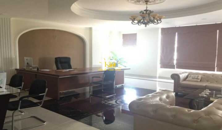 Ánh sáng tốt từ bên ngoài. Ánh sáng tốt từ bên ngoài.