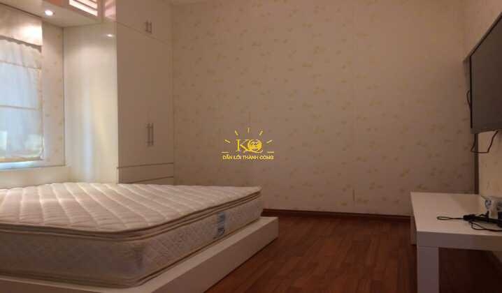 Phòng ngủ rộng thoáng, tinh tế tạo sự thoải mái cho người ở. Phòng ngủ rộng thoáng, tinh tế tạo sự thoải mái cho người ở.