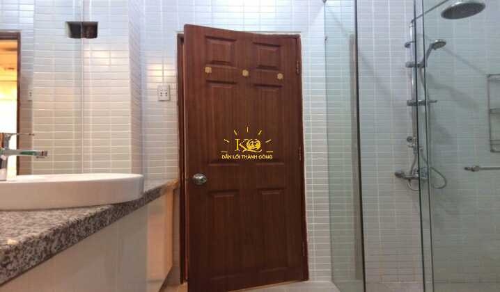 Phòng vệ sinh. Phòng vệ sinh.