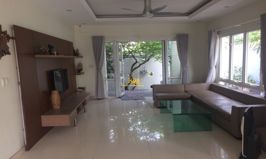 Không gian phòng khách thoáng mát, nội thất hiện đại tiện nghi. Không gian phòng khách thoáng mát, nội thất hiện đại tiện nghi.