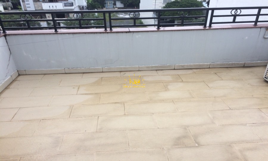 Ban công nhà cho thuê rộng thoáng, view tuyệt đẹp. Ban công nhà cho thuê rộng thoáng, view tuyệt đẹp.