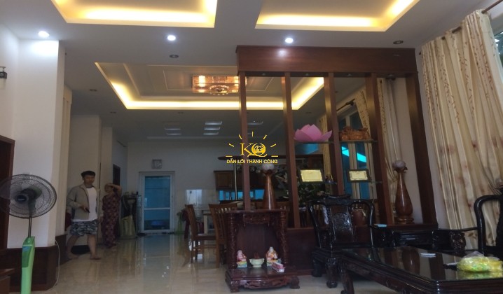 Diện tích tầng trệt nhà cho thuê rộng thoáng, nội thất cao cấp, tiện nghi. Diện tích tầng trệt nhà cho thuê rộng thoáng, nội thất cao cấp, tiện nghi.