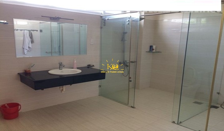 Nhà vệ sinh sạch sẽ, tiện nghi. Nhà vệ sinh sạch sẽ, tiện nghi.