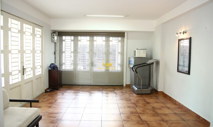 Không gian phòng rộng, ánh sáng tự nhiên từ bên ngoài. Không gian phòng rộng, ánh sáng tự nhiên từ bên ngoài.